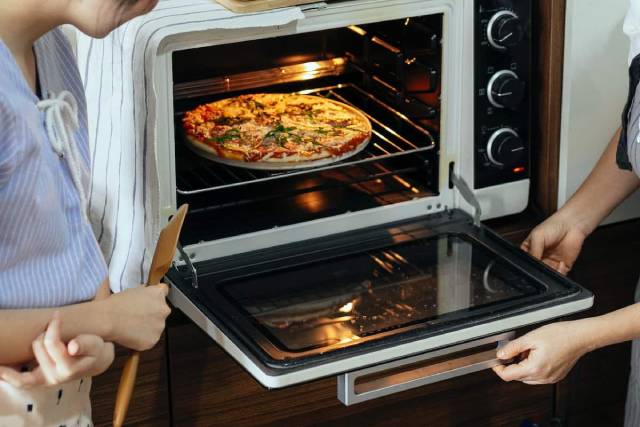 How to Reheat Pizza in a toaster oven