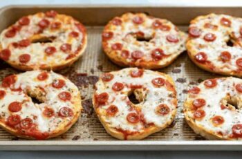 Recipe, how to make pizza bagels in the oven, microwave, air fryer
